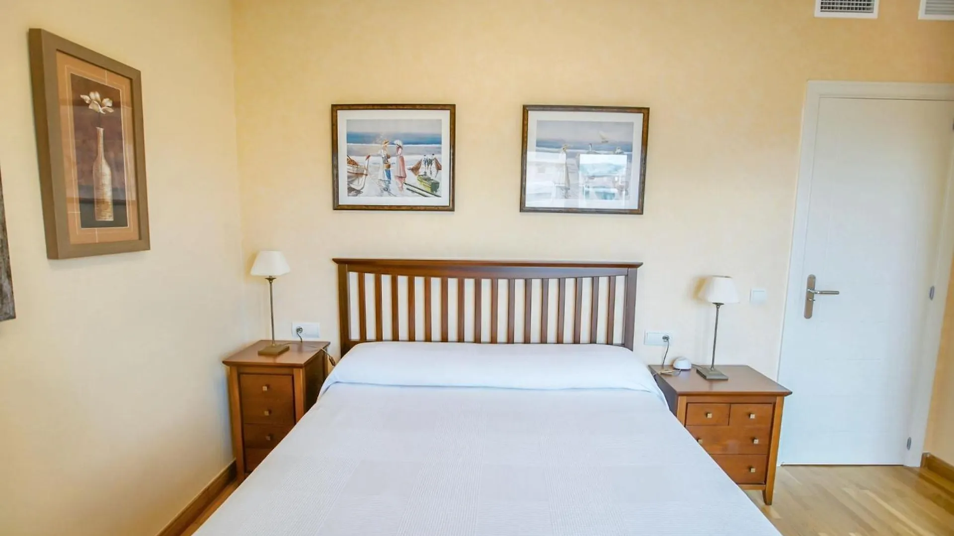 Apartment Seaside Terrace Apartments: Beachfront Living with Pool and Views Roquetas de Mar