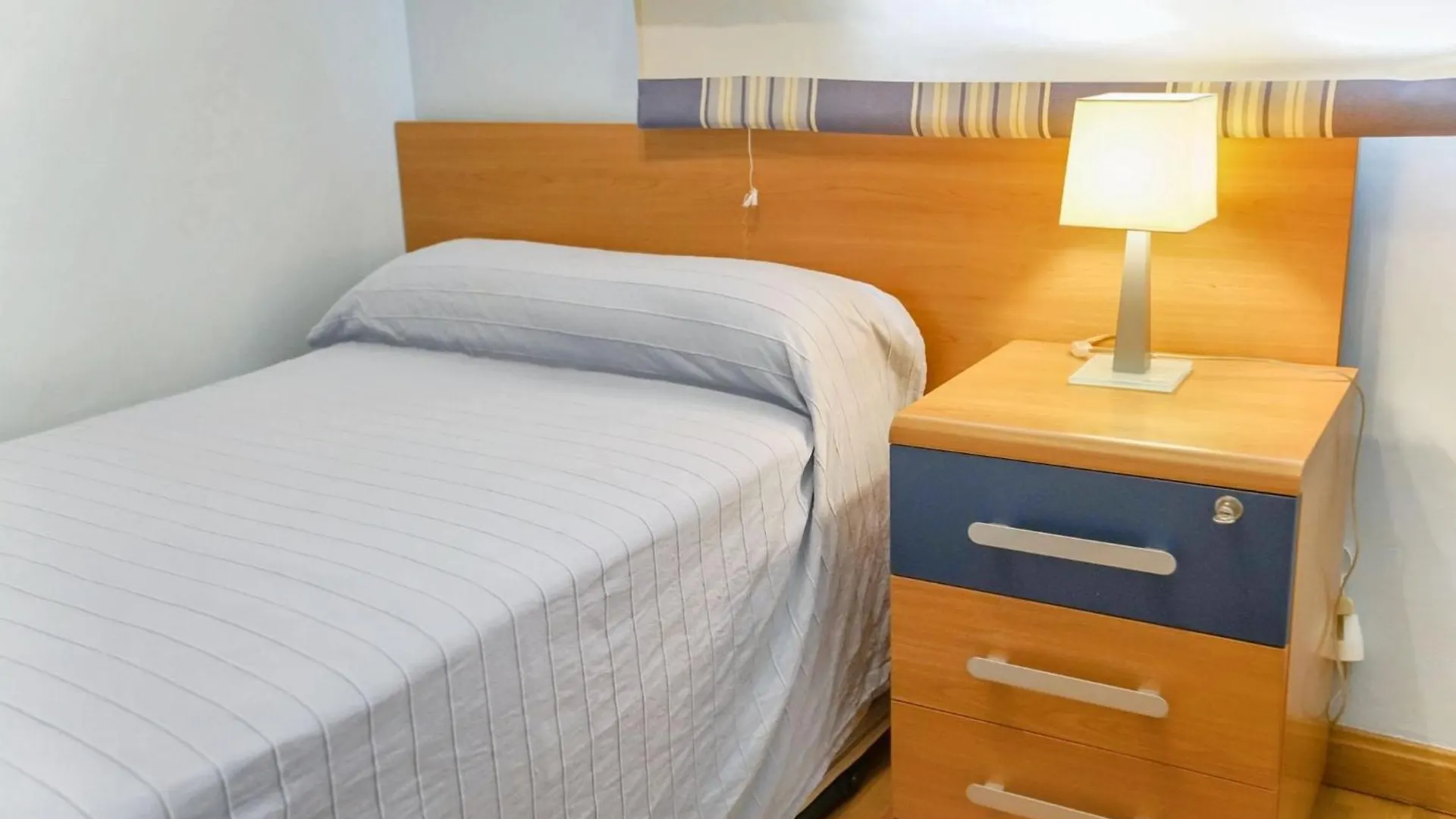 Seaside Terrace Apartments: Beachfront Living with Pool and Views Roquetas de Mar