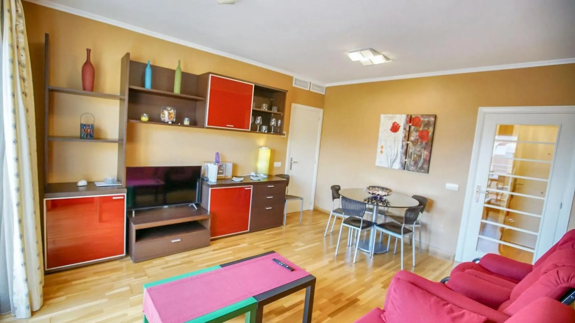 Apartment Seaside Terrace Apartments: Beachfront Living with Pool and Views Roquetas de Mar